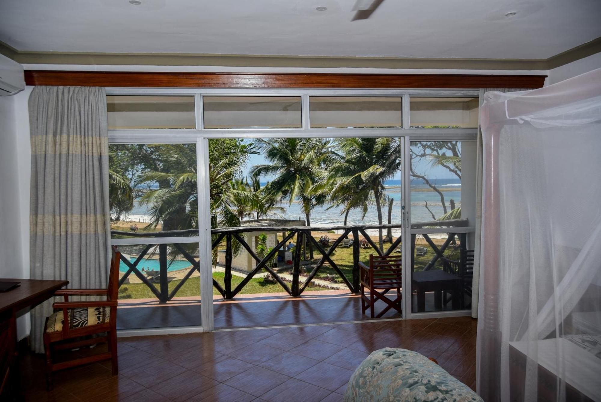 Coral Beach Resort Diani Beach Exterior photo