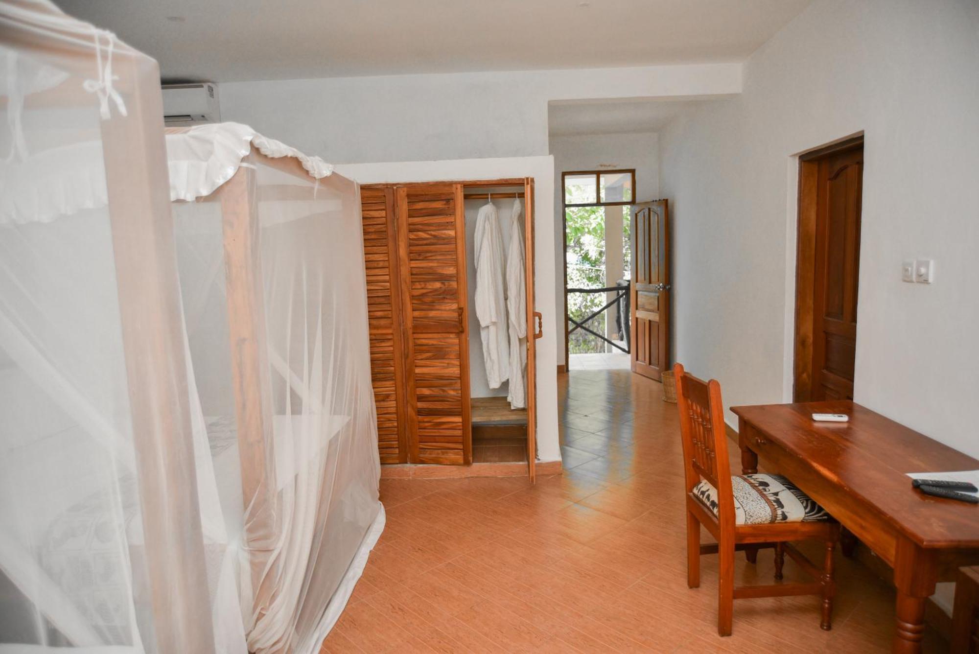 Coral Beach Resort Diani Beach Exterior photo