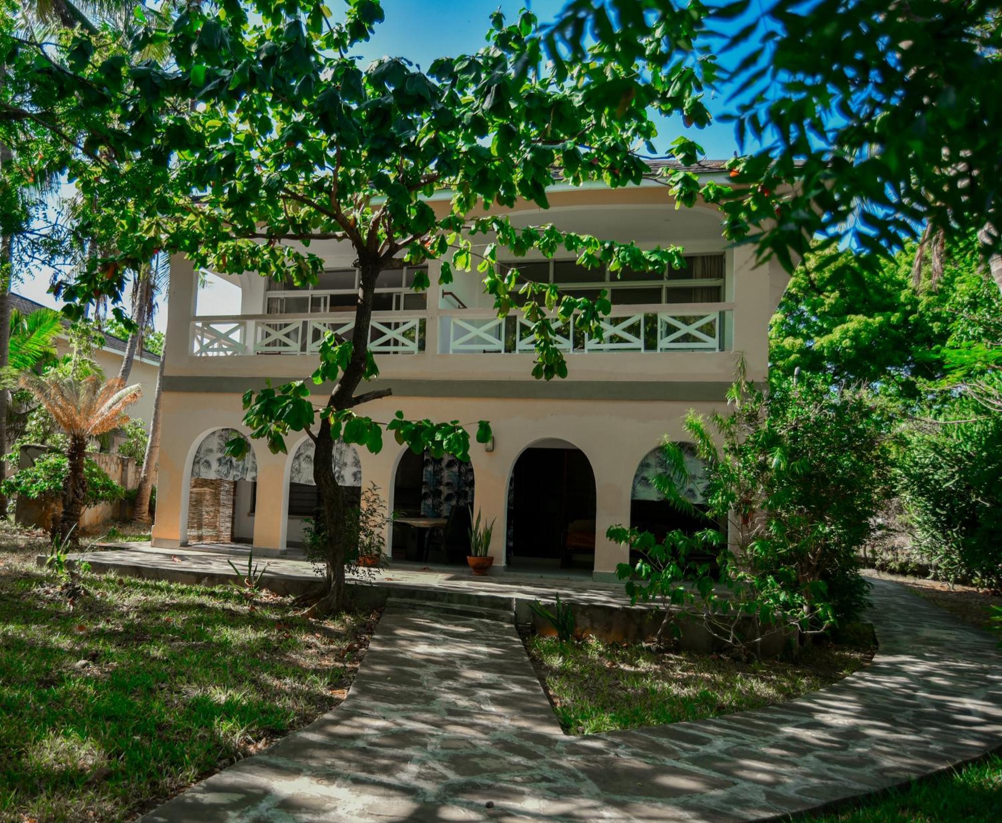 Coral Beach Resort Diani Beach Exterior photo
